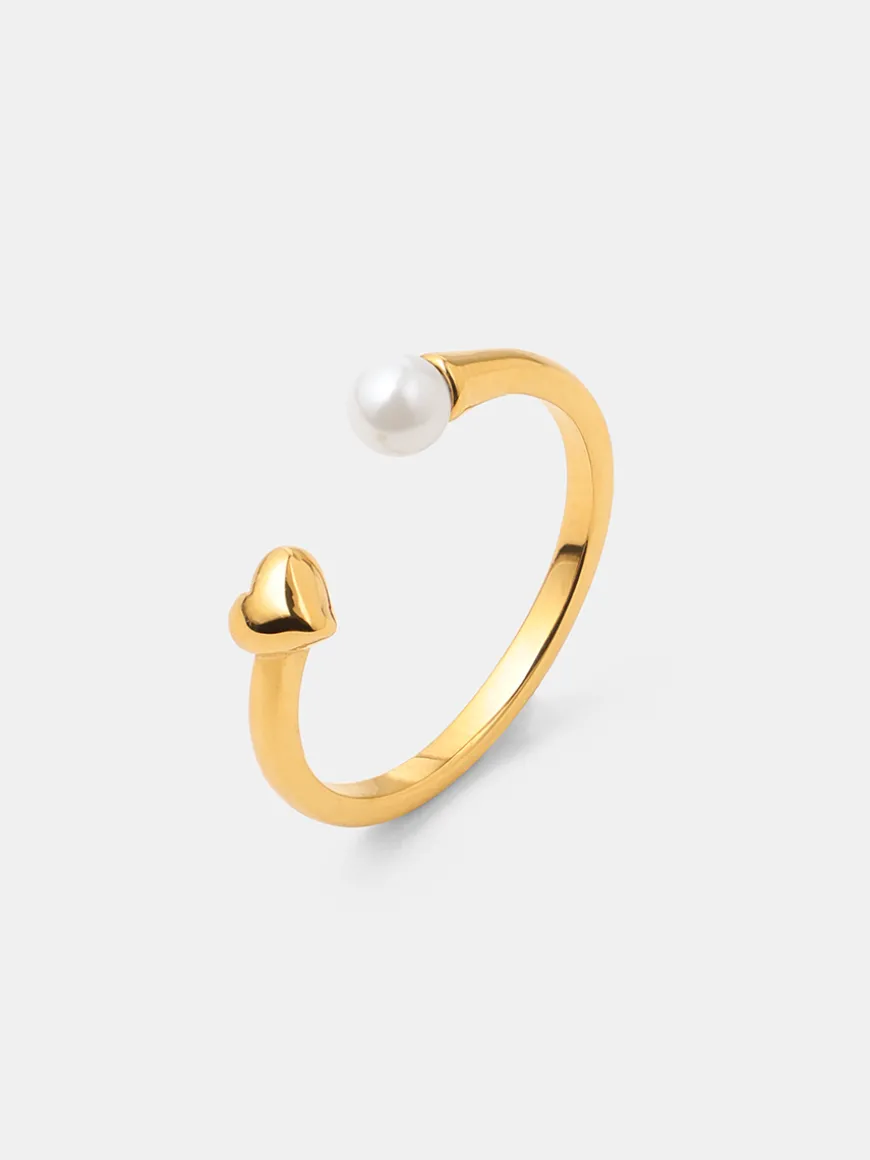 Love in Pearl Ring