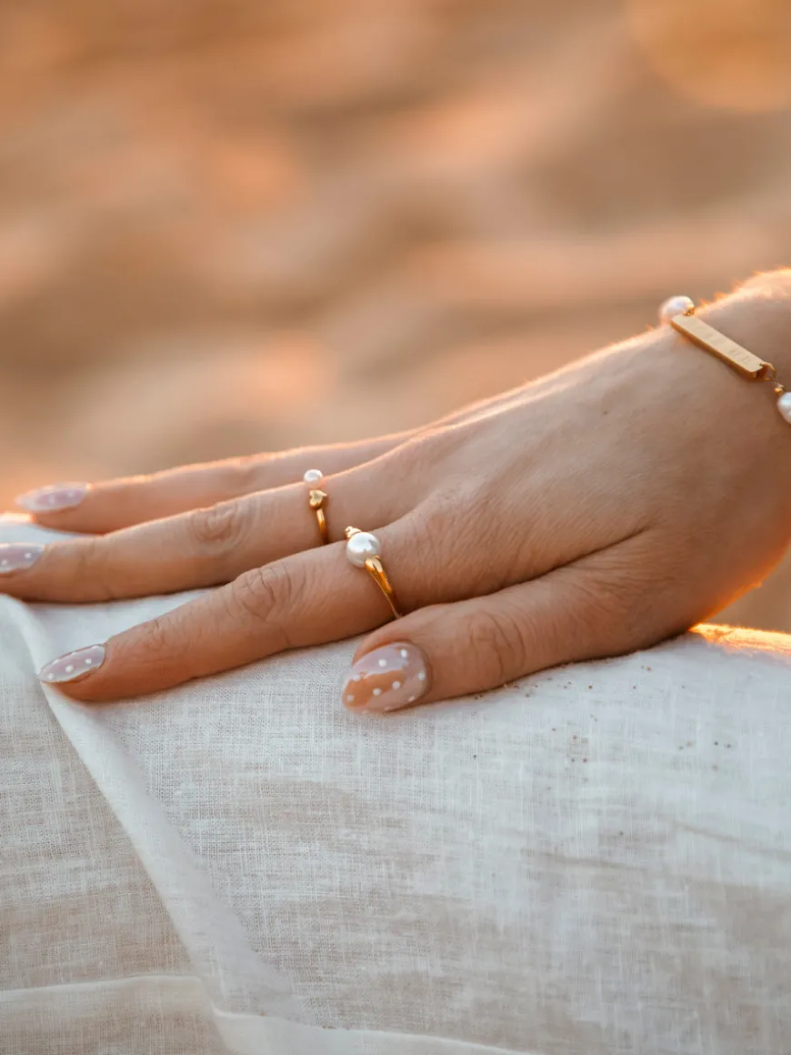 Love in Pearl Ring
