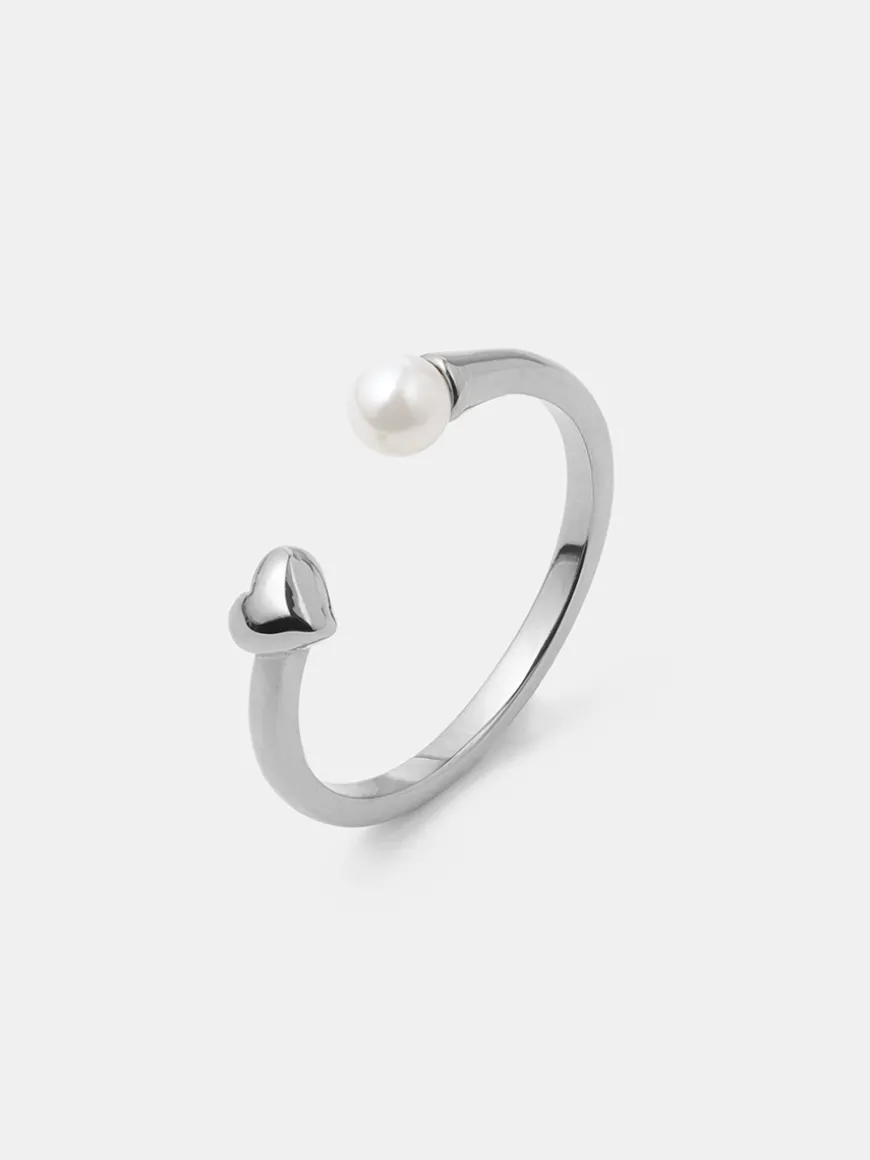 Love in Pearl Ring