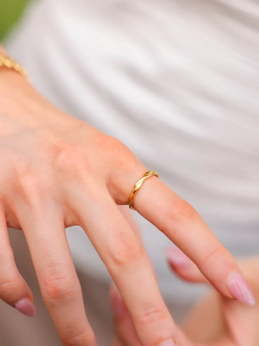 Modern Curve Ring
