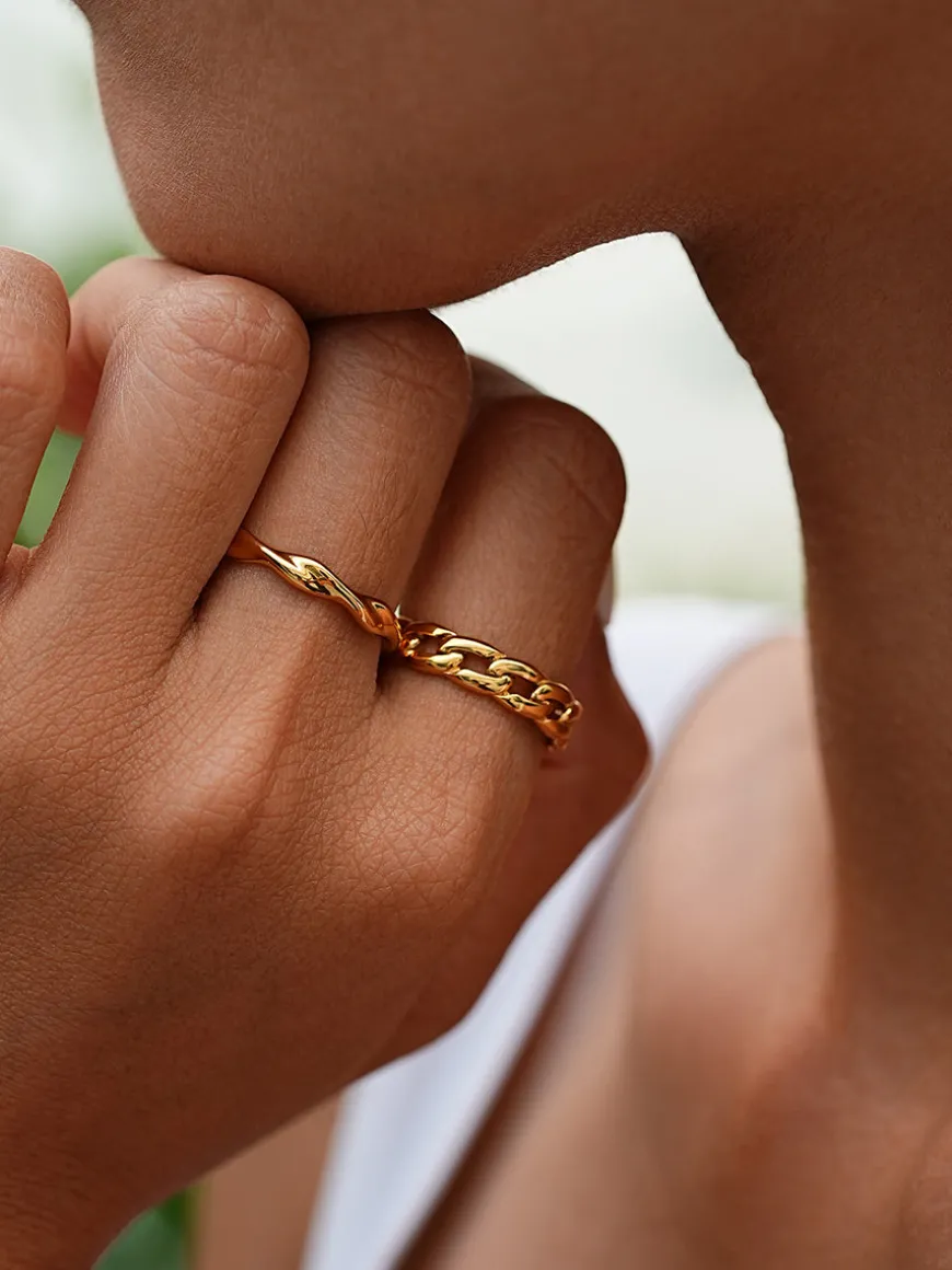 Modern Curve Ring