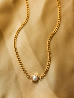 Modern Edge Pearl Kette