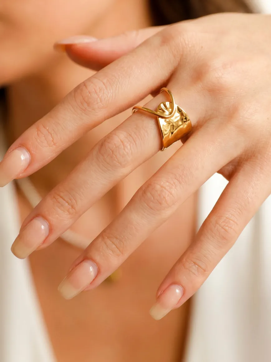 Modern Form Ring