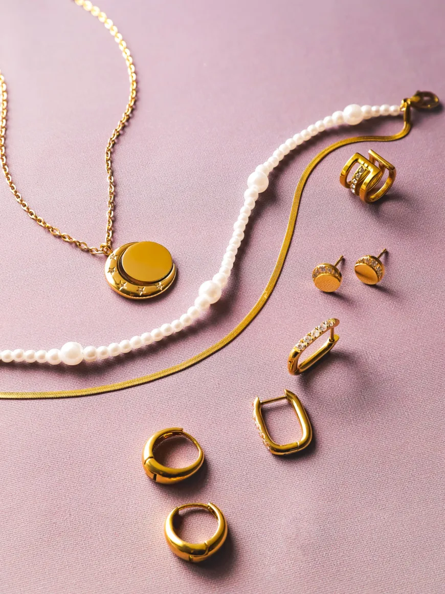 Moon Phase Crescent Light Stud Ohrringe