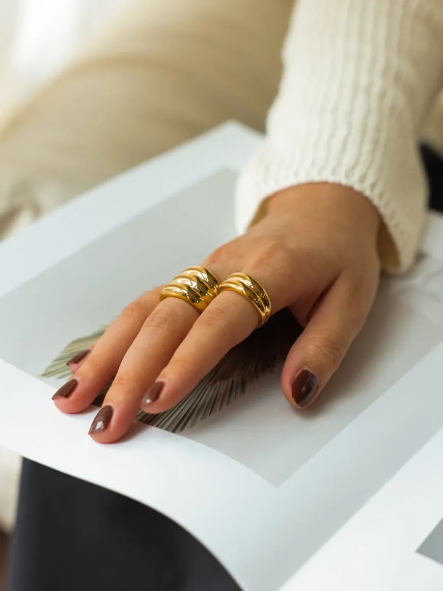 Neo Orbit Ring