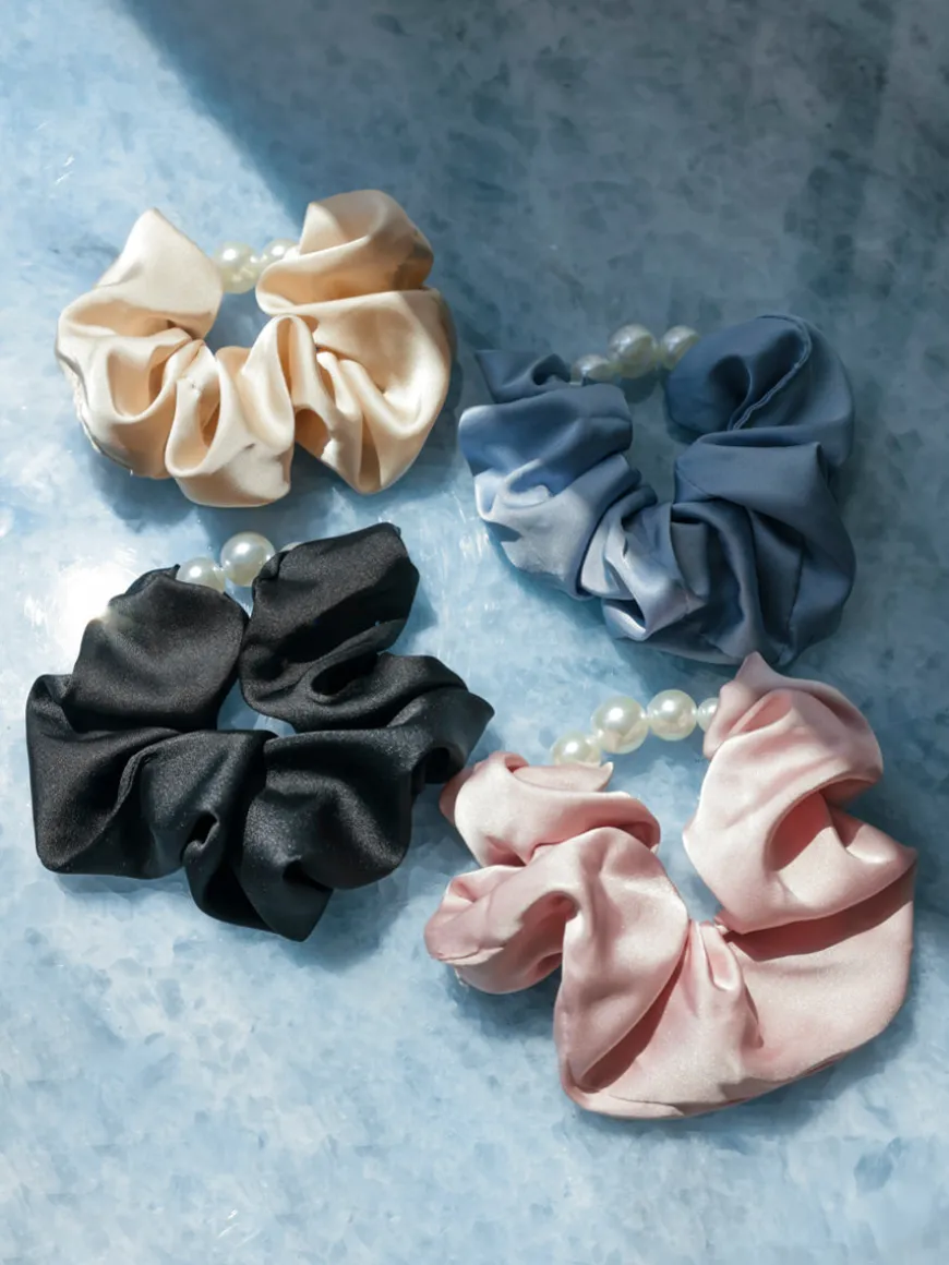 Pearl Elegance Black Scrunchie