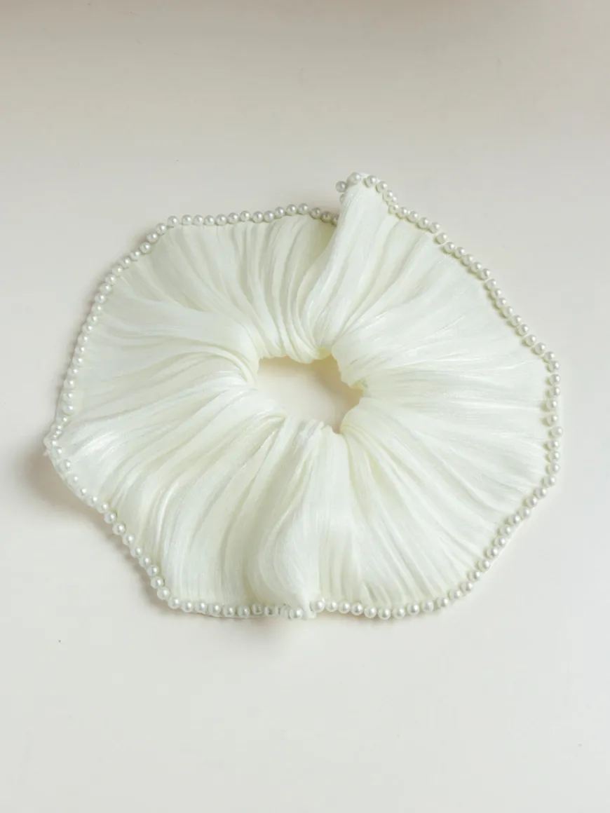 Pearl Grace White Scrunchie