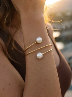 Pearl Night Armcuff