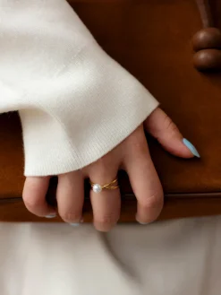 Pearl Twist Ring