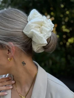 Puffy Lace Scrunchie White