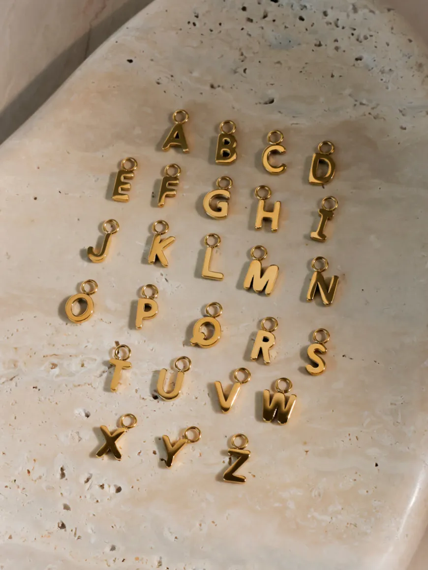 Pure Letter Ohrring-Charms