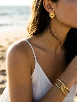 Refined Twist Armcuff