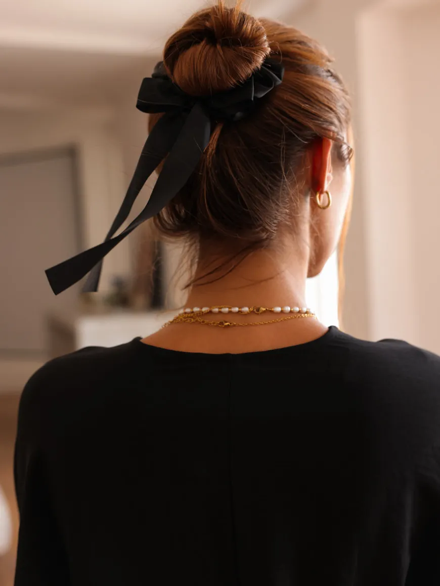Ribbon Glow Black Scrunchie