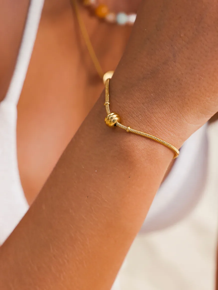 Serene Elegance ARMBAND