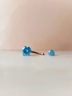 Serene Glow Azure Titan Bauchnabelpiercing
