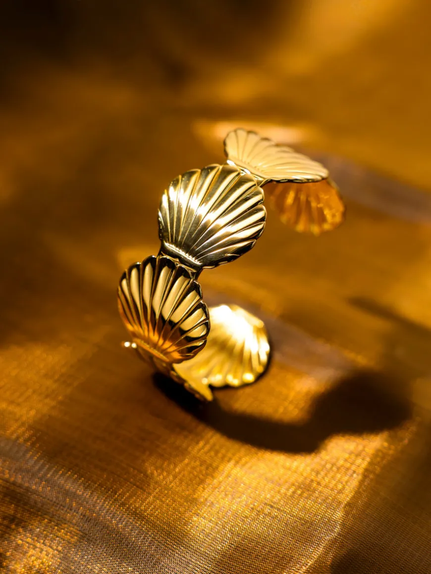 Shell Dream Armcuff