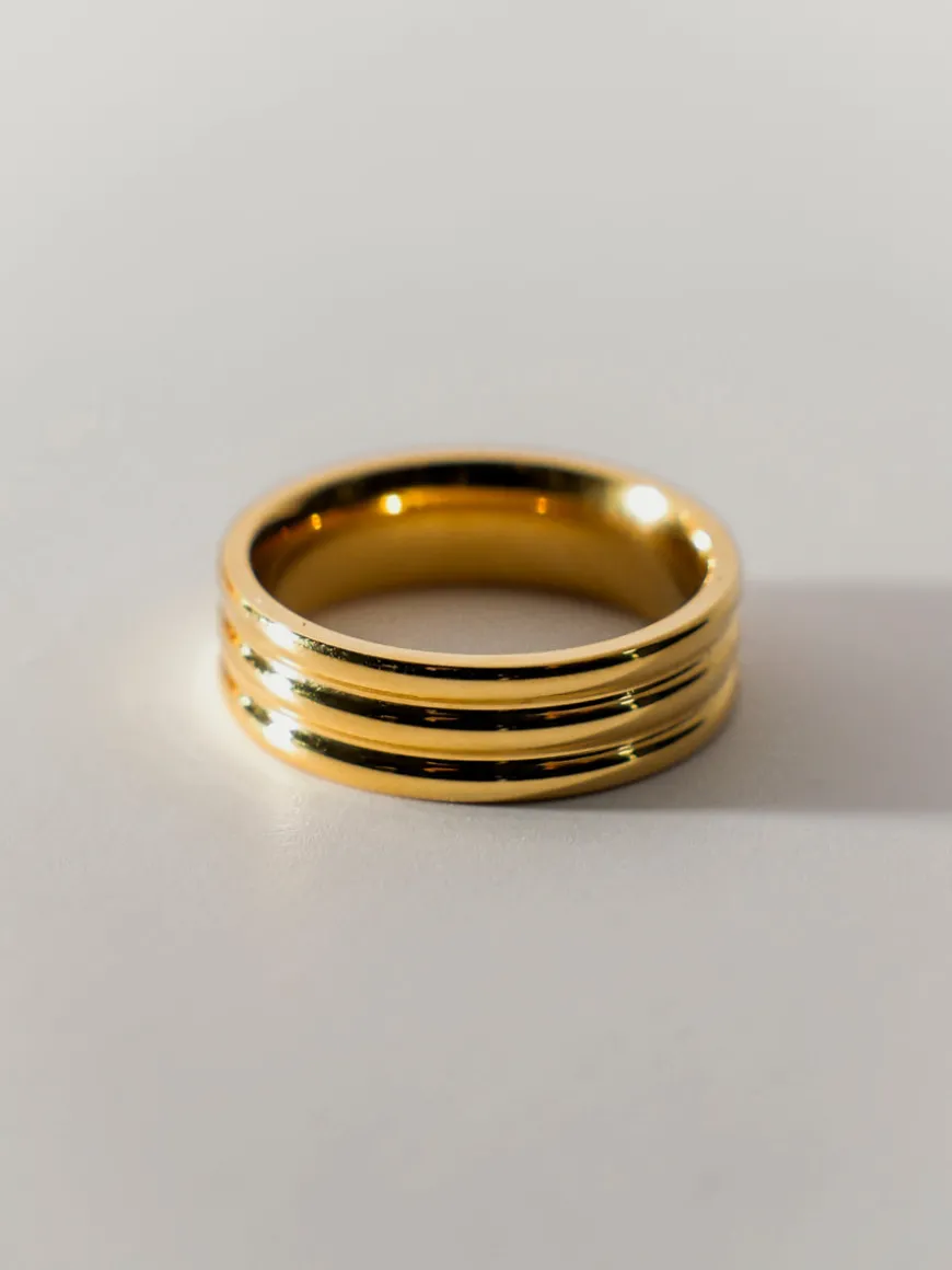 Shining Layer Ring