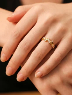 Shining Vine Ring