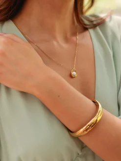 Silent Grace Armcuff