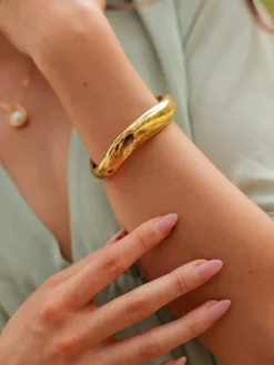 Silent Grace Armcuff