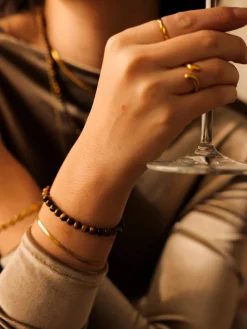 Sleek Armband