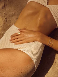 Sleek Armband