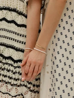 Sleek Armband