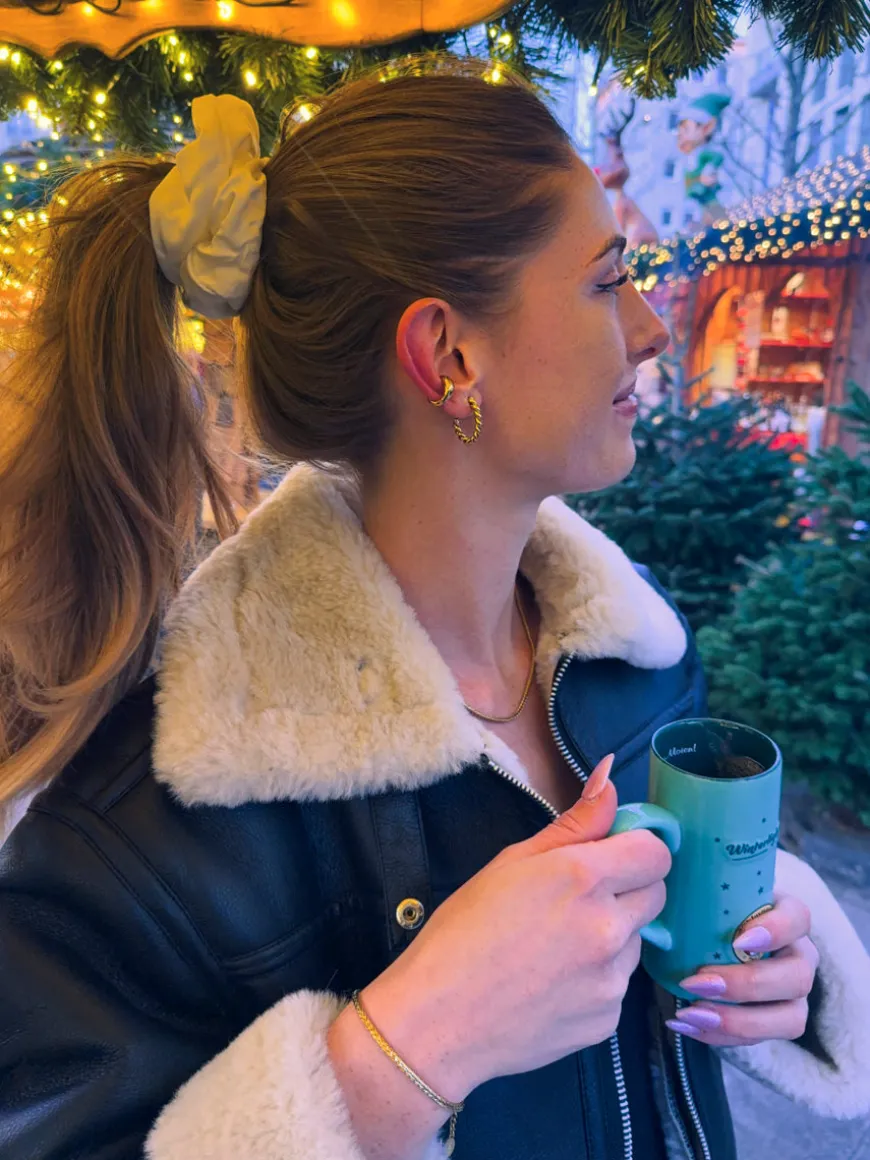 Sleek Curve Earcuff