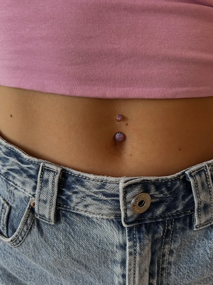 Stellar Whisper Purple Titan Bauchnabelpiercing