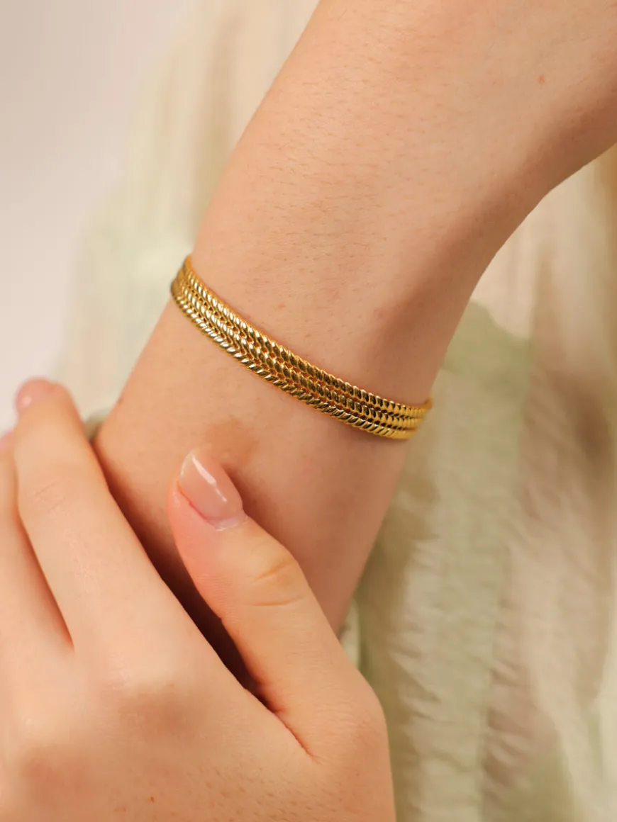 True Balance Armcuff