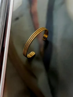 True Balance Armcuff