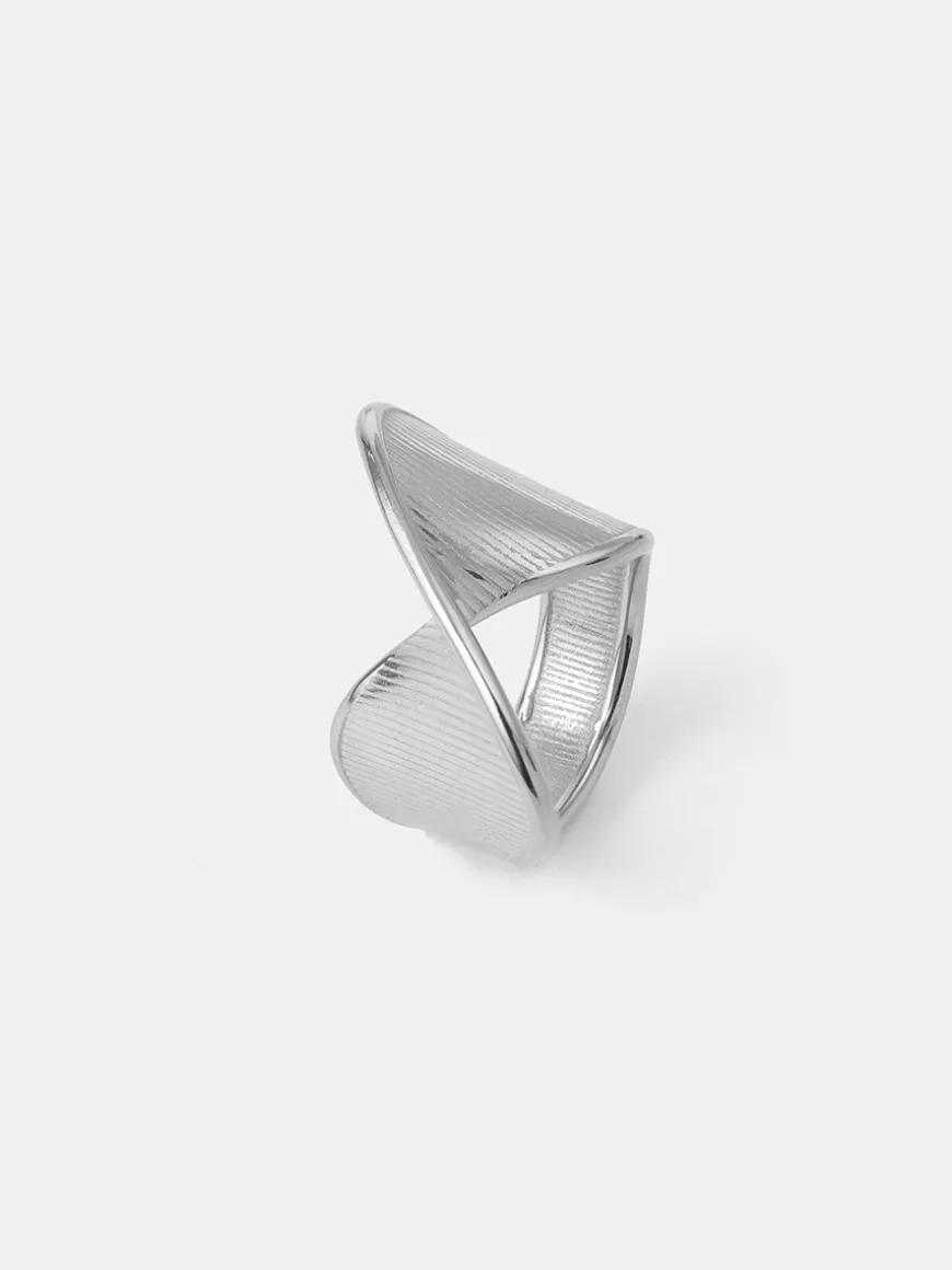 Twisted Beauty Ring