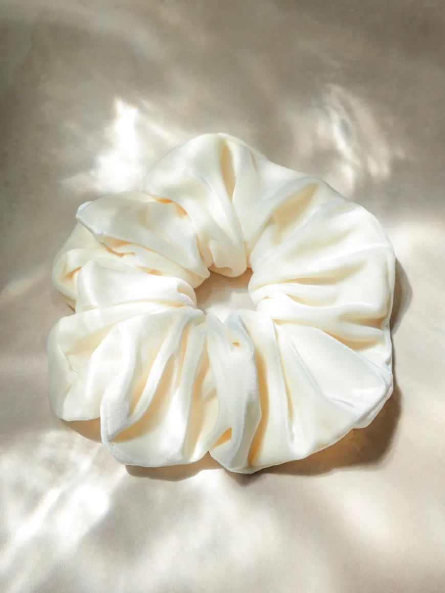 Velvet Dream Off-white Scrunchie