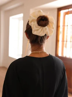Velvet Dream Off-white Scrunchie