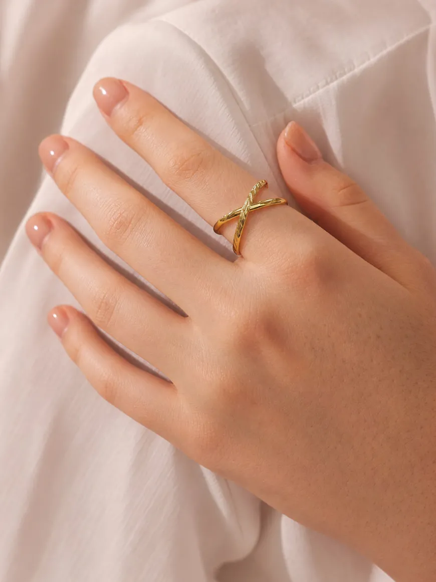 Vivid Echo Ring