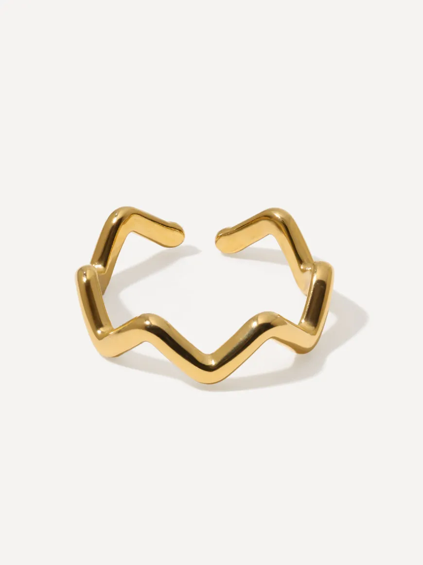 Wave Shaped Ring