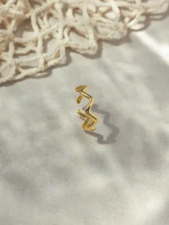 Wave Shaped Ring