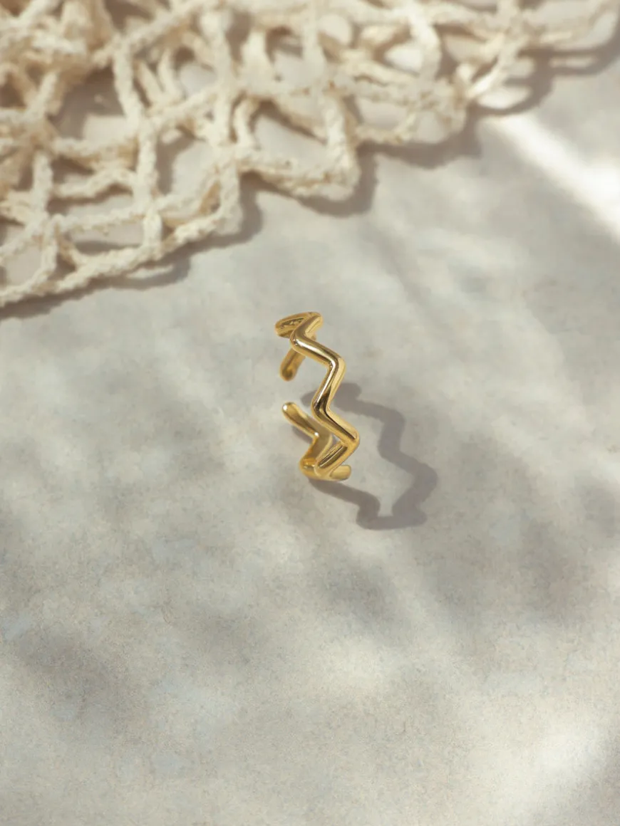 Wave Shaped Ring