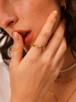 Wave Shaped Ring