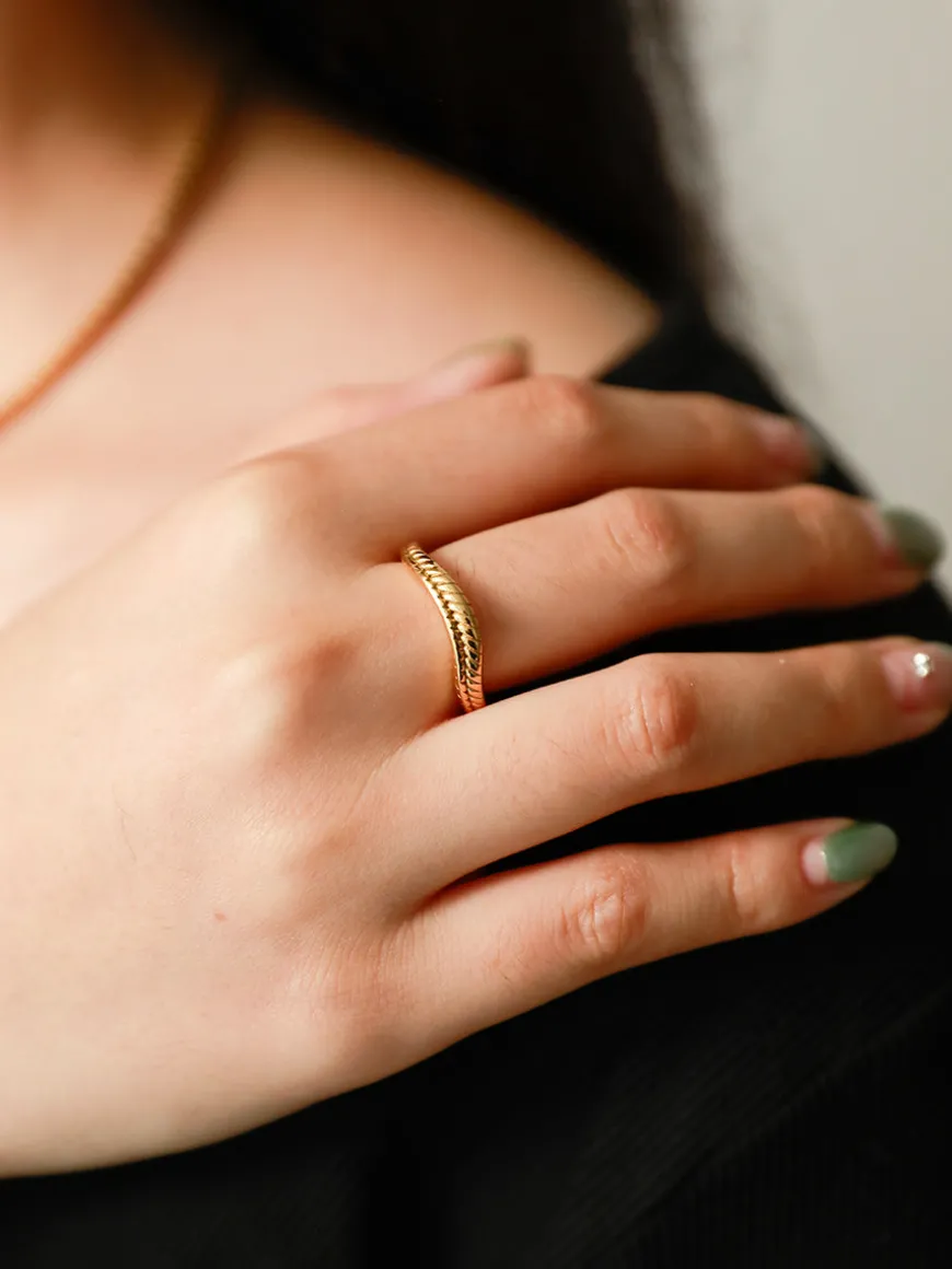 Wavy Scales Ring